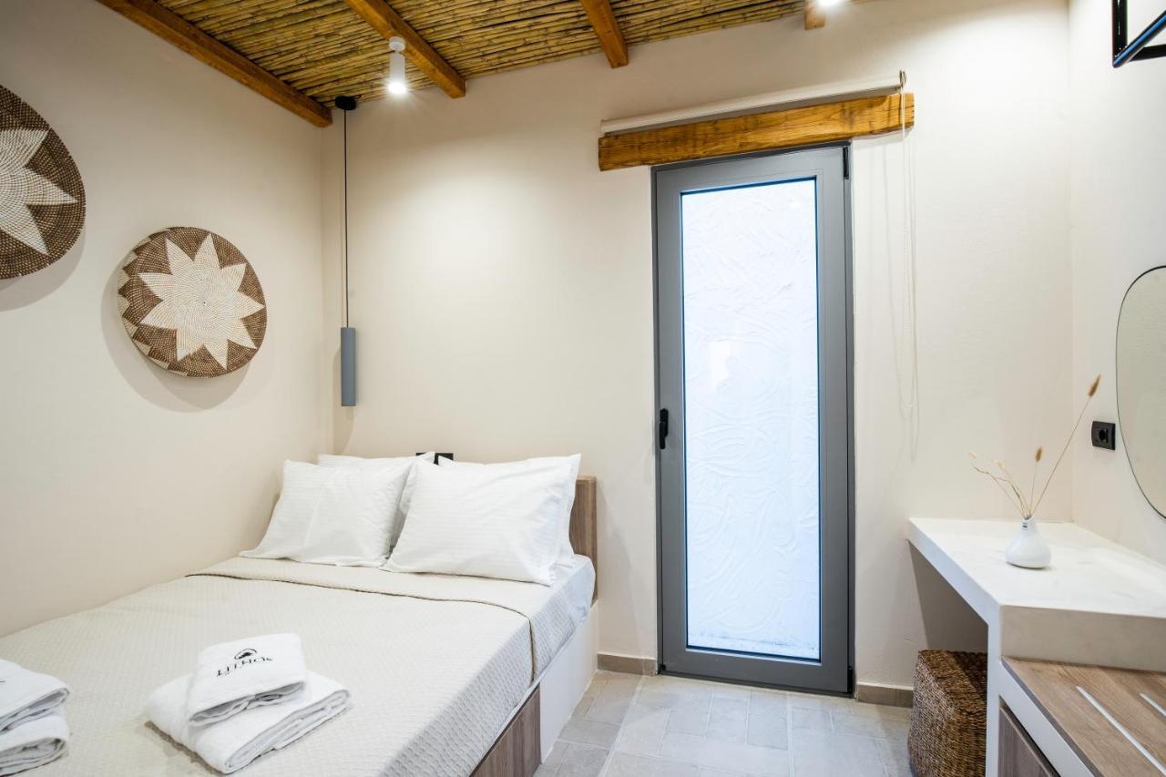 Lithos Luxury Villa อาร์คานเยโลส ภายนอก รูปภาพ