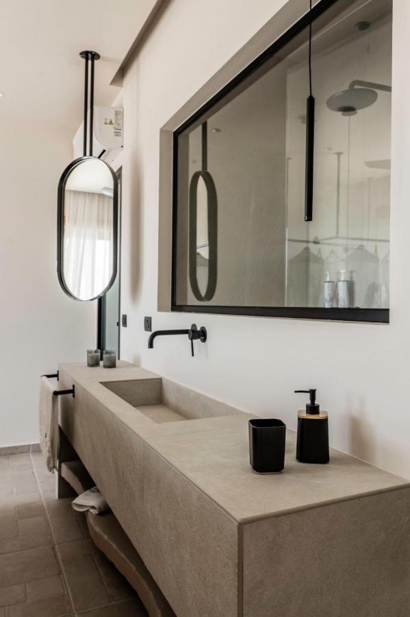 Lithos Luxury Villa อาร์คานเยโลส ภายนอก รูปภาพ